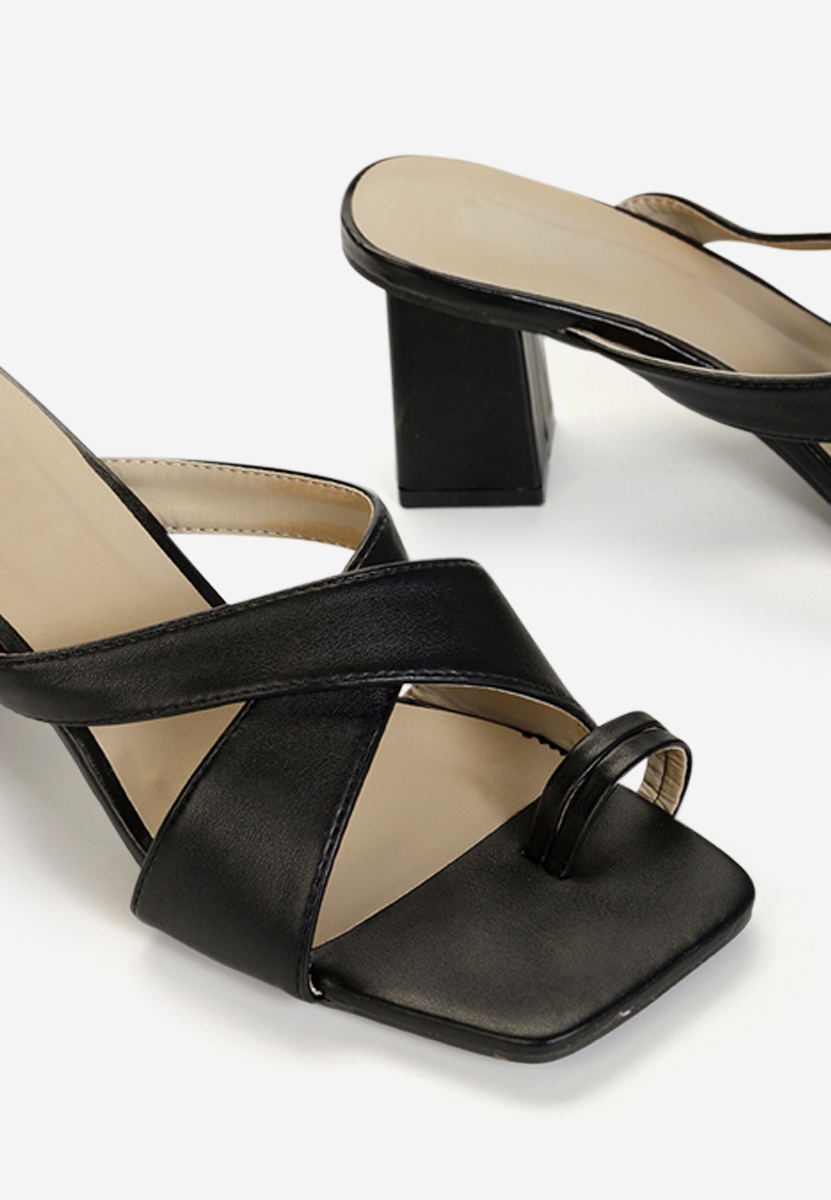 Samirra fekete magassarkú papucs