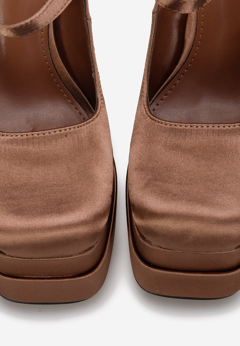 Tixe barna platform magassarkú