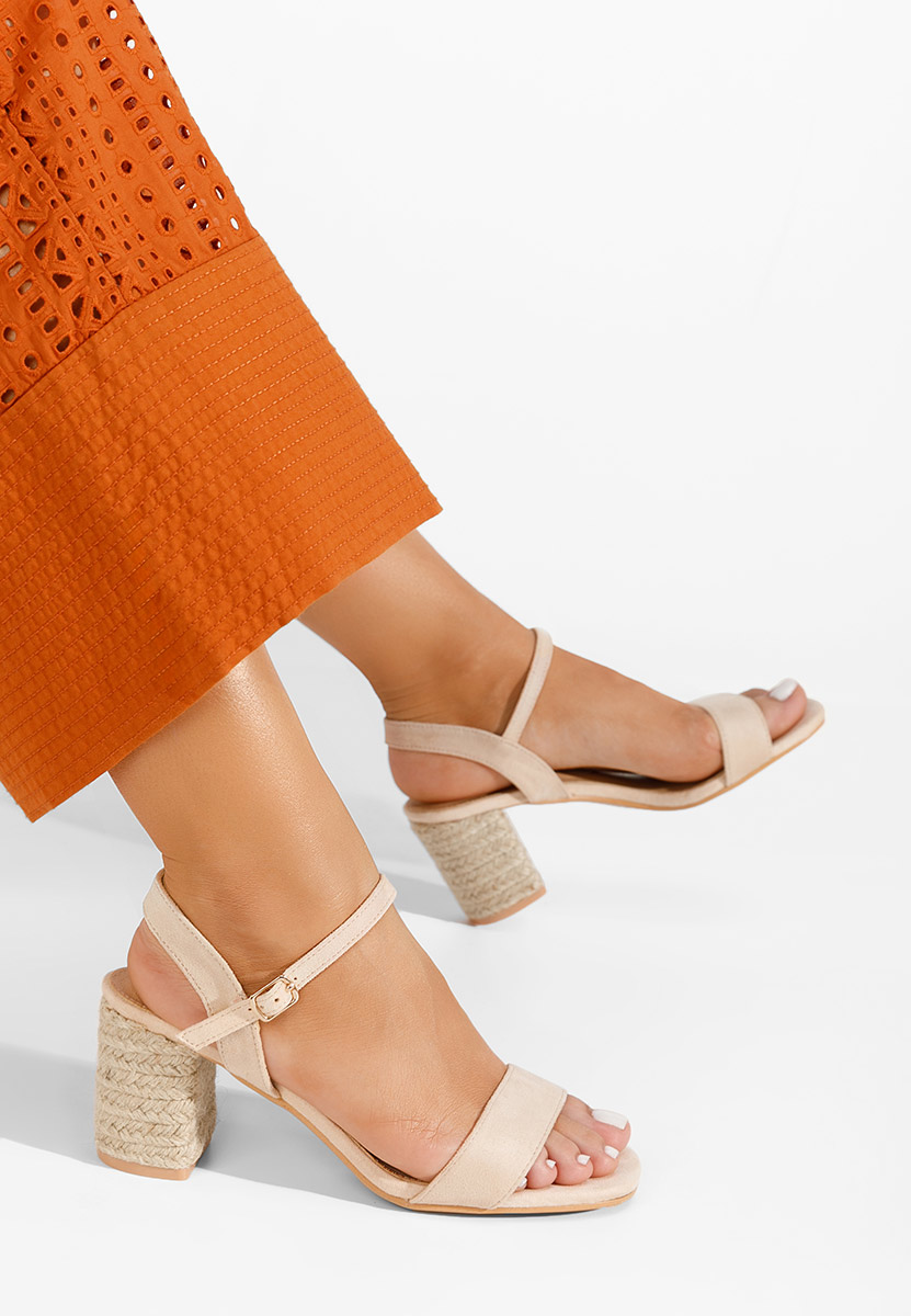 Timaresa bézs vastag sarkú szandál 