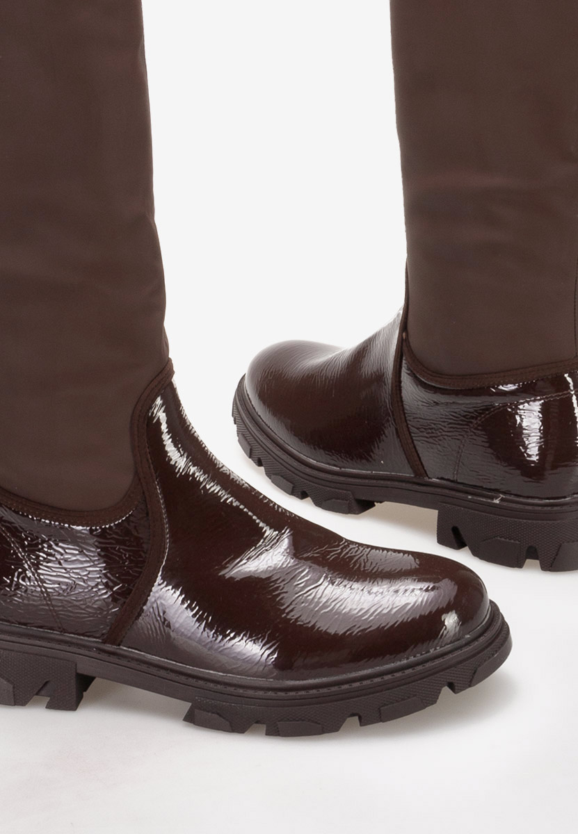 Cumbia barna lapos talpú csizma 