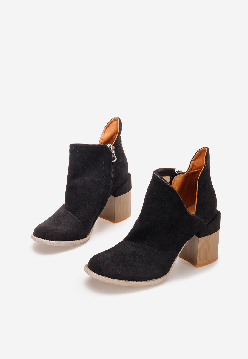 Odeisa fekete bokacsizma vastag sarokkal