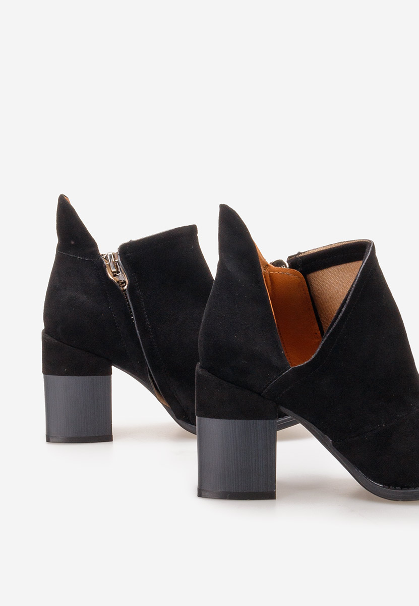 Odeisa v3 fekete bokacsizma vastag sarokkal