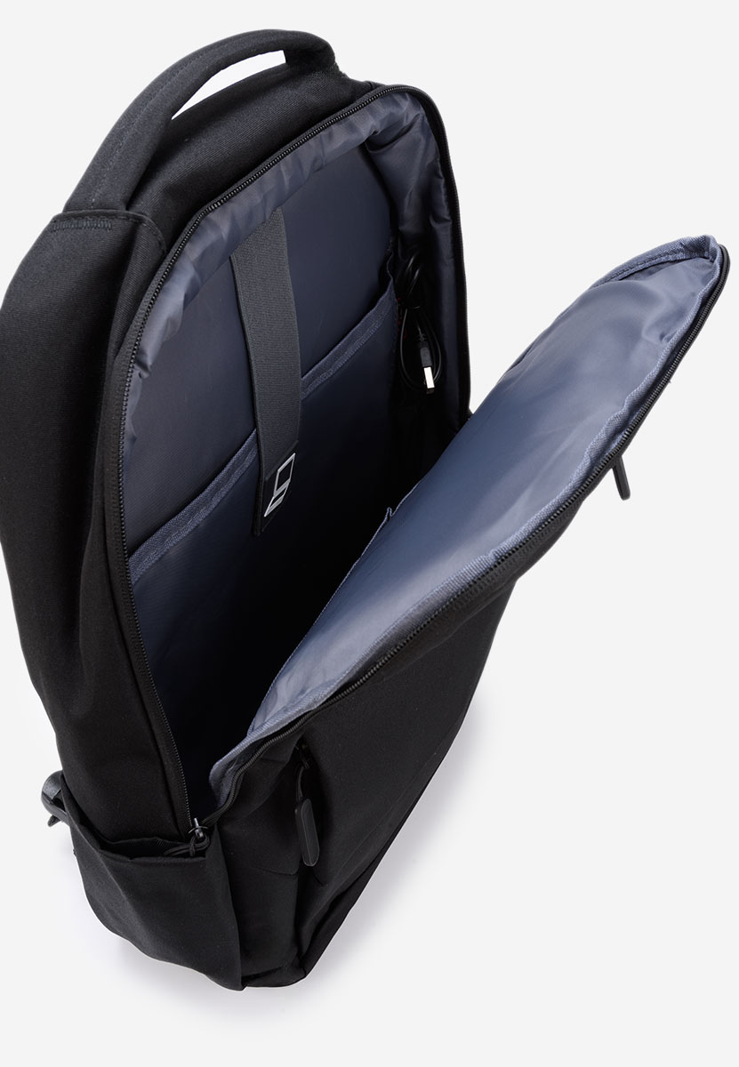 Meticulous fekete hátizsák