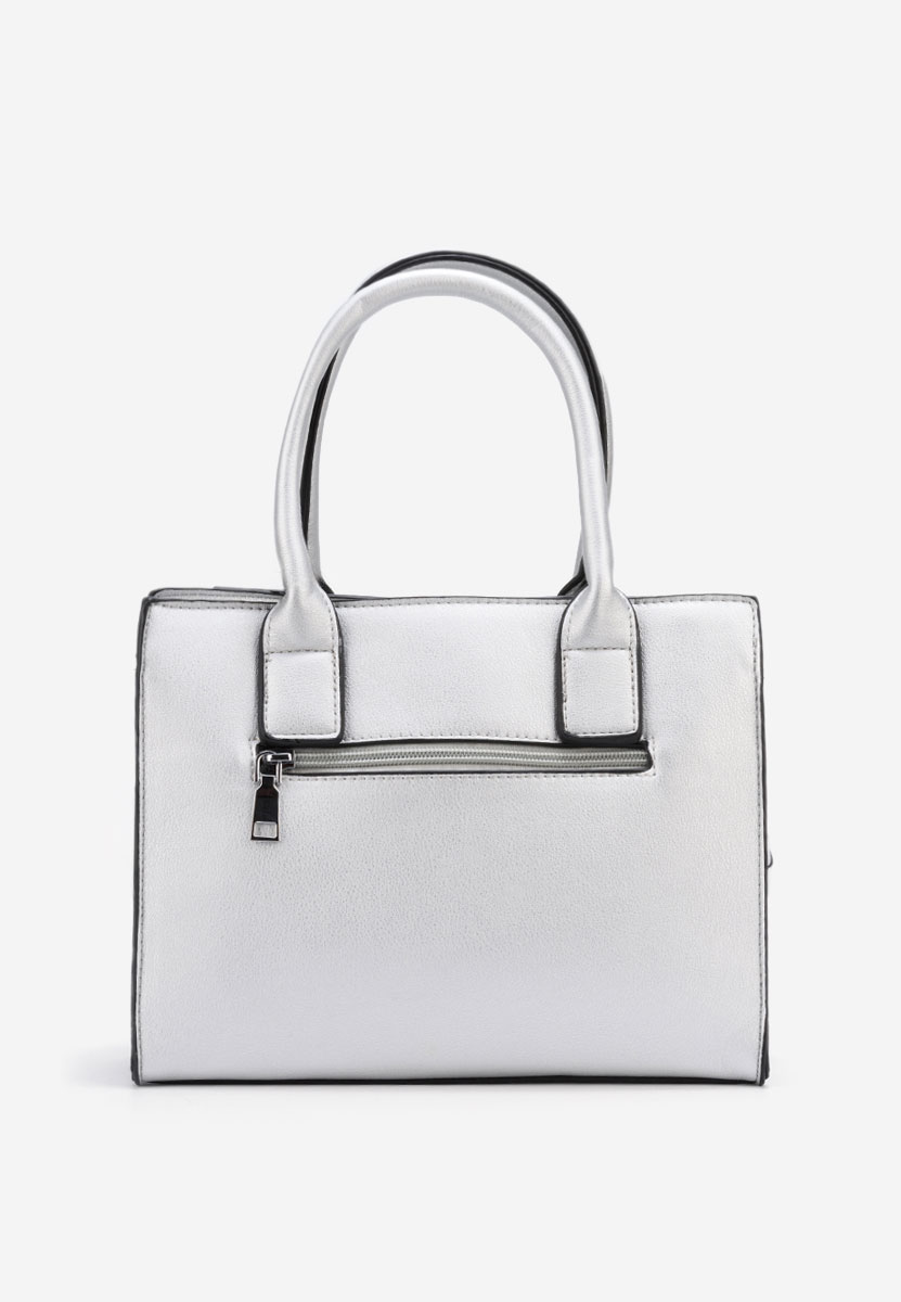 Yvesa ezüst kézitáska