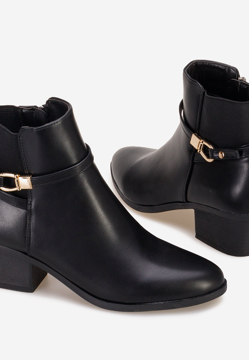 Odelina fekete bokacsizma vastag sarokkal