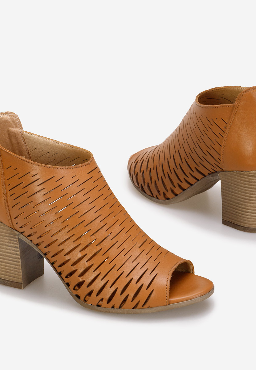 Zarata camel bőr szandálok