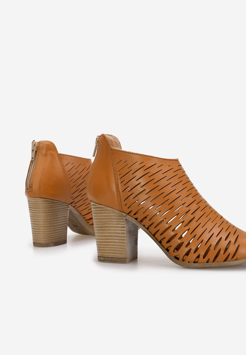 Zarata camel bőr szandálok