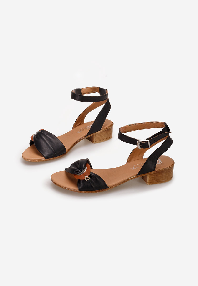 Vestina fekete bőr szandál