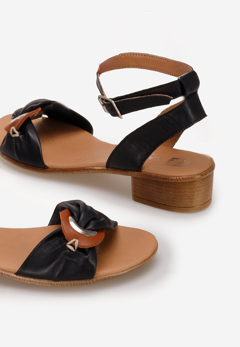 Vestina fekete bőr szandál