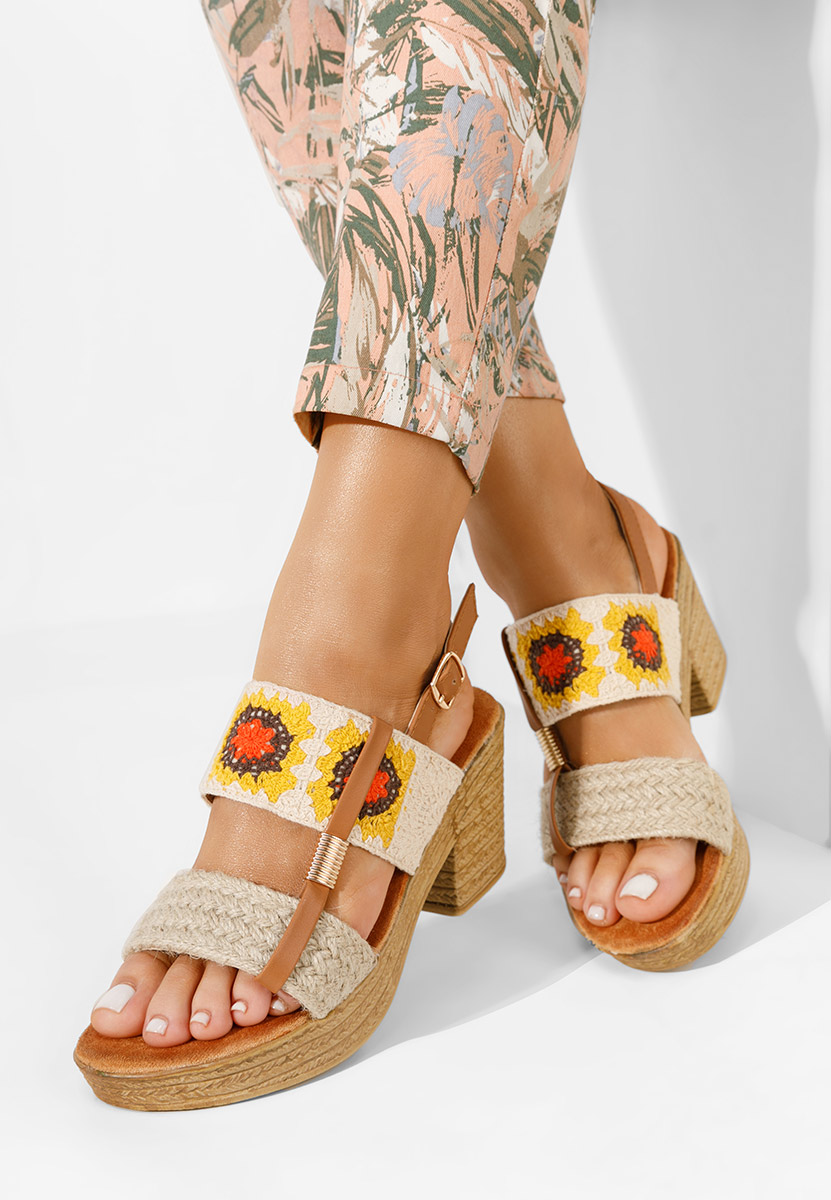 Zeina v2 bézs félplatform talpú szandál