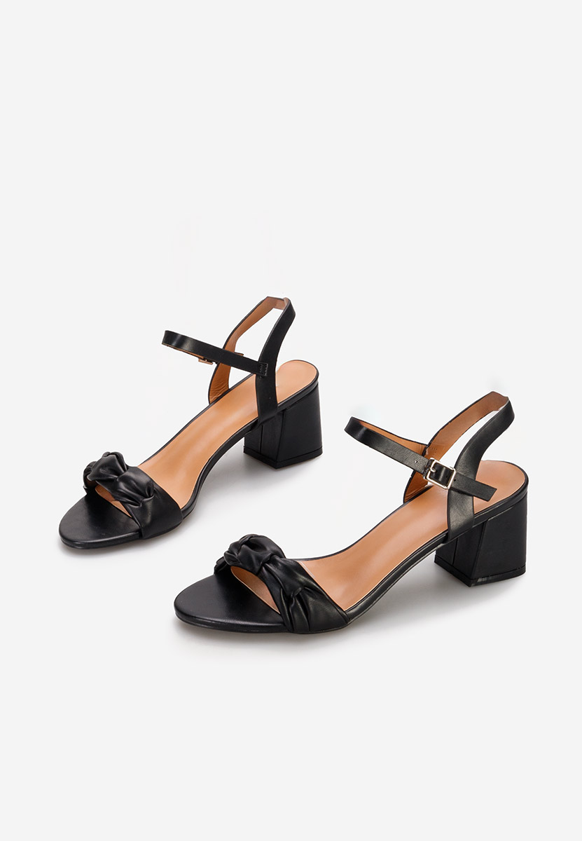 Surania fekete vastag sarkú szandál 