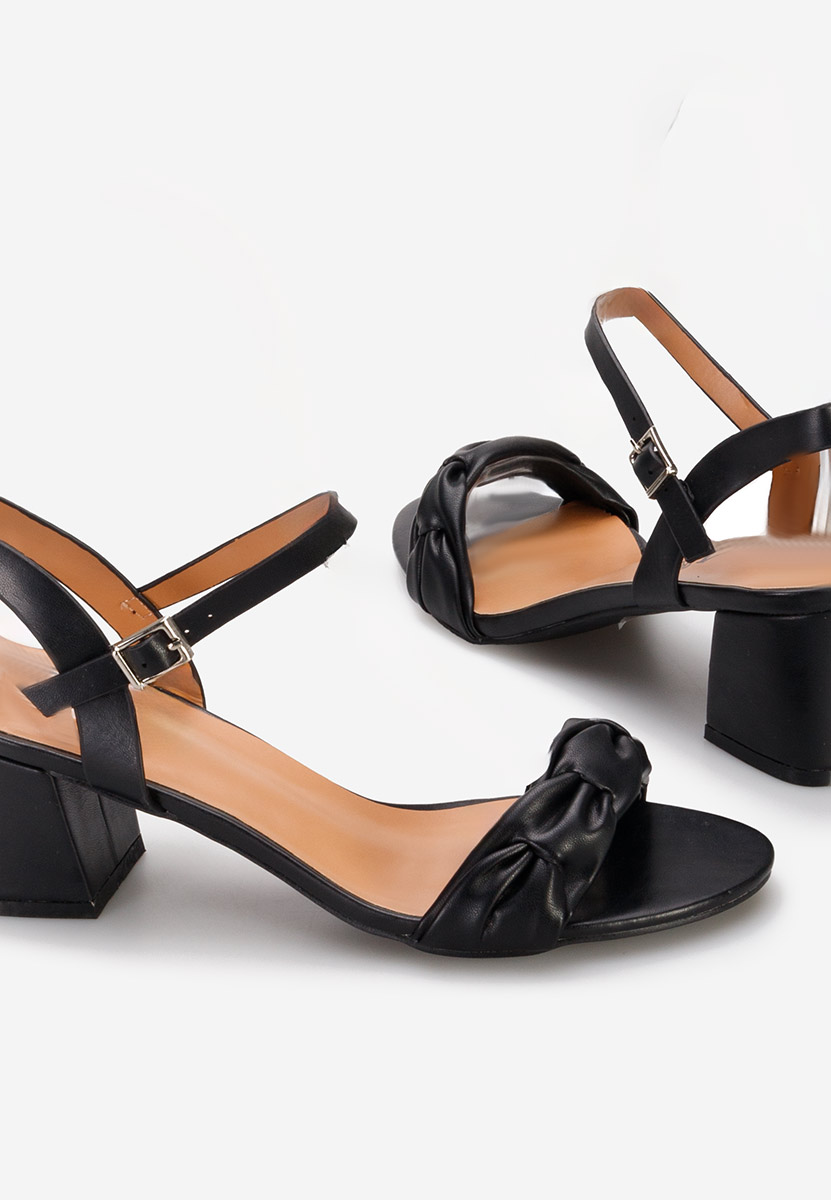 Surania fekete vastag sarkú szandál 