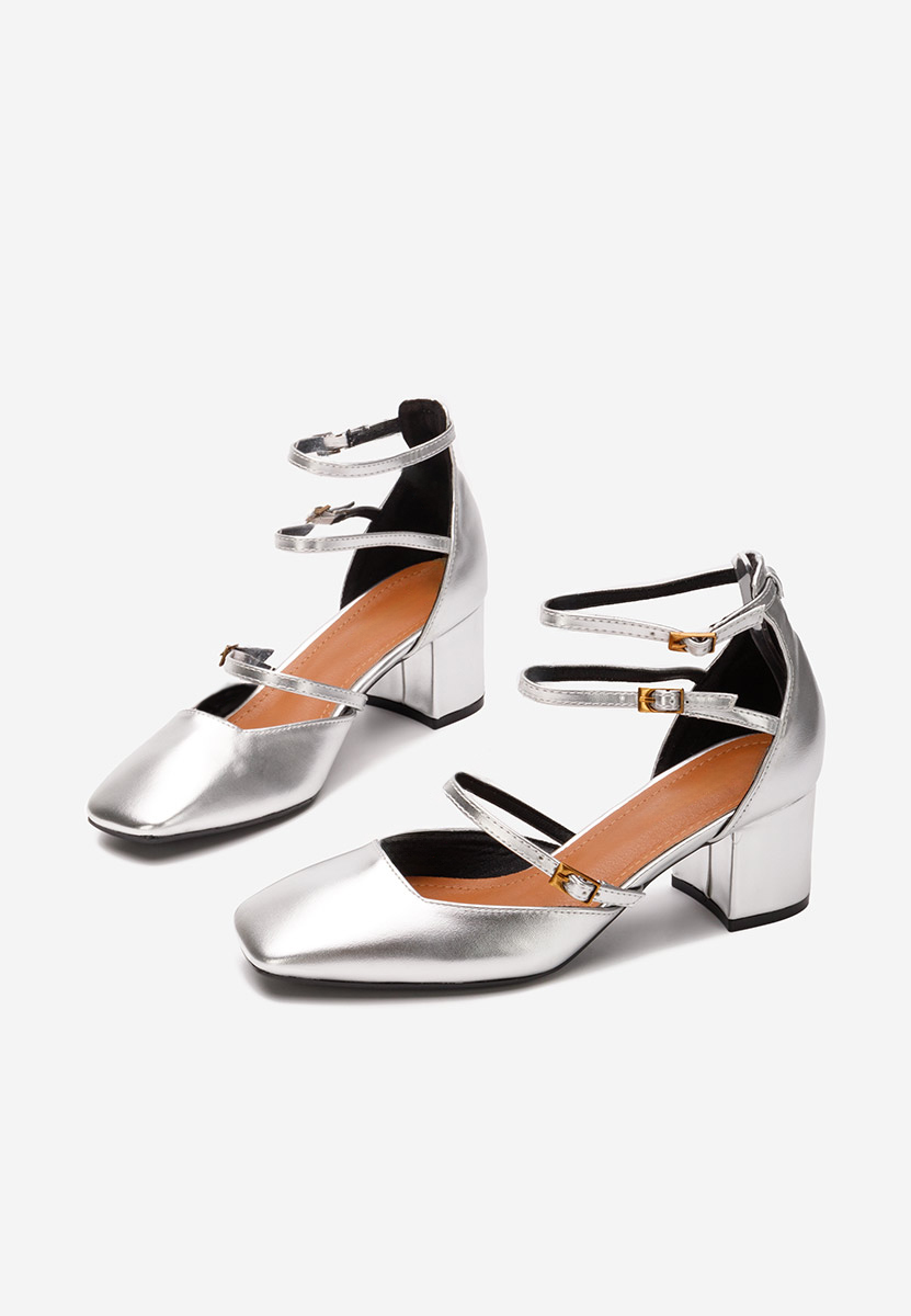 Demara v2  vastag sarkú magassarkú 