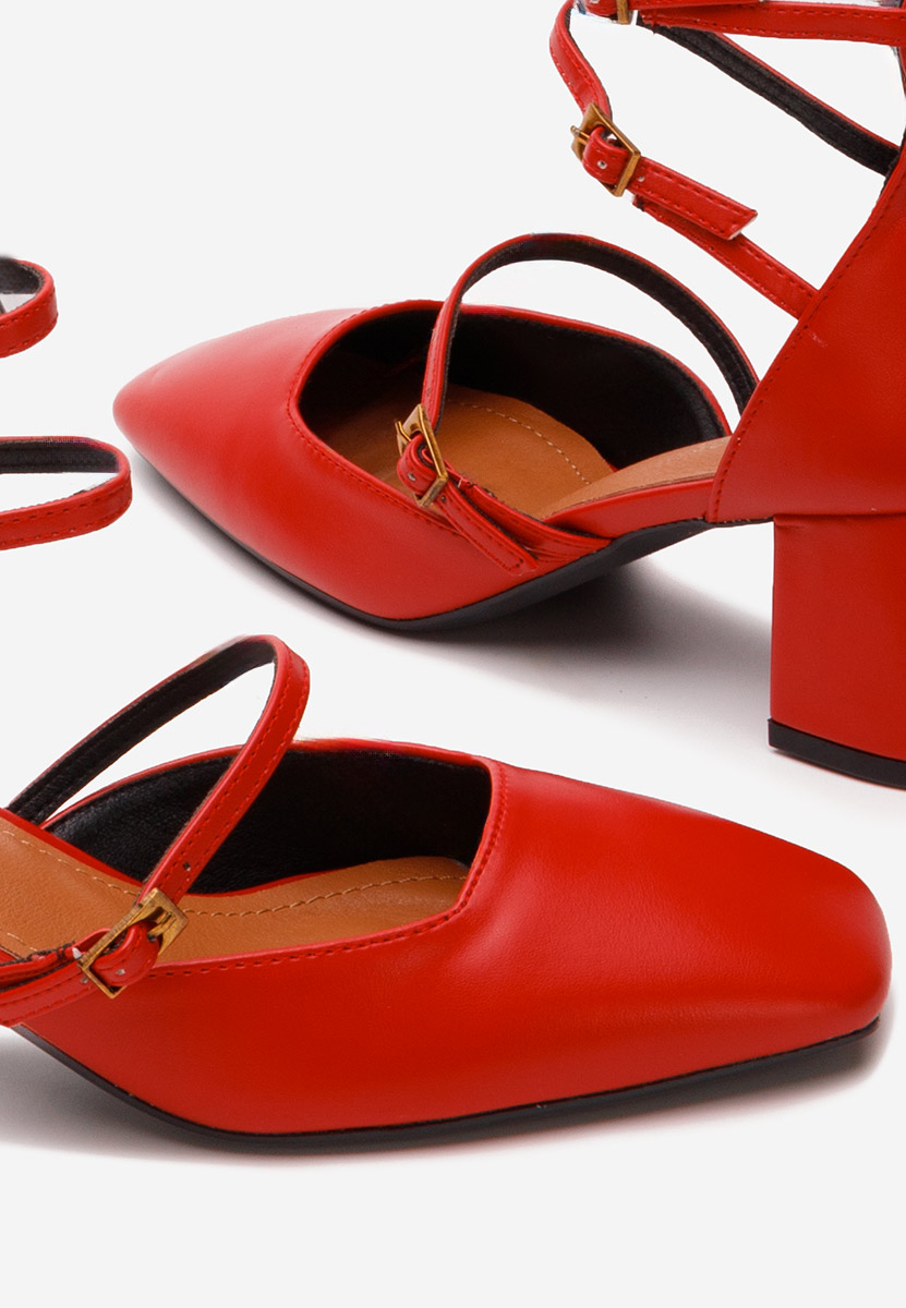 Demara v2 piros vastag sarkú magassarkú 