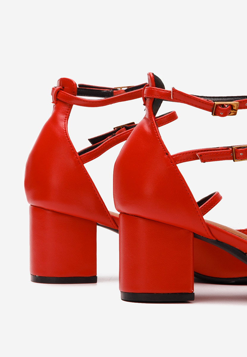 Demara v2 piros vastag sarkú magassarkú 