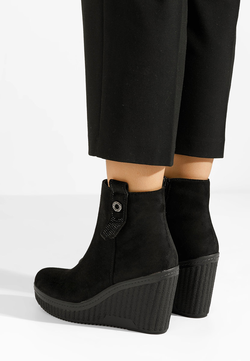 Charlet fekete telitalpú platform bokacsizma