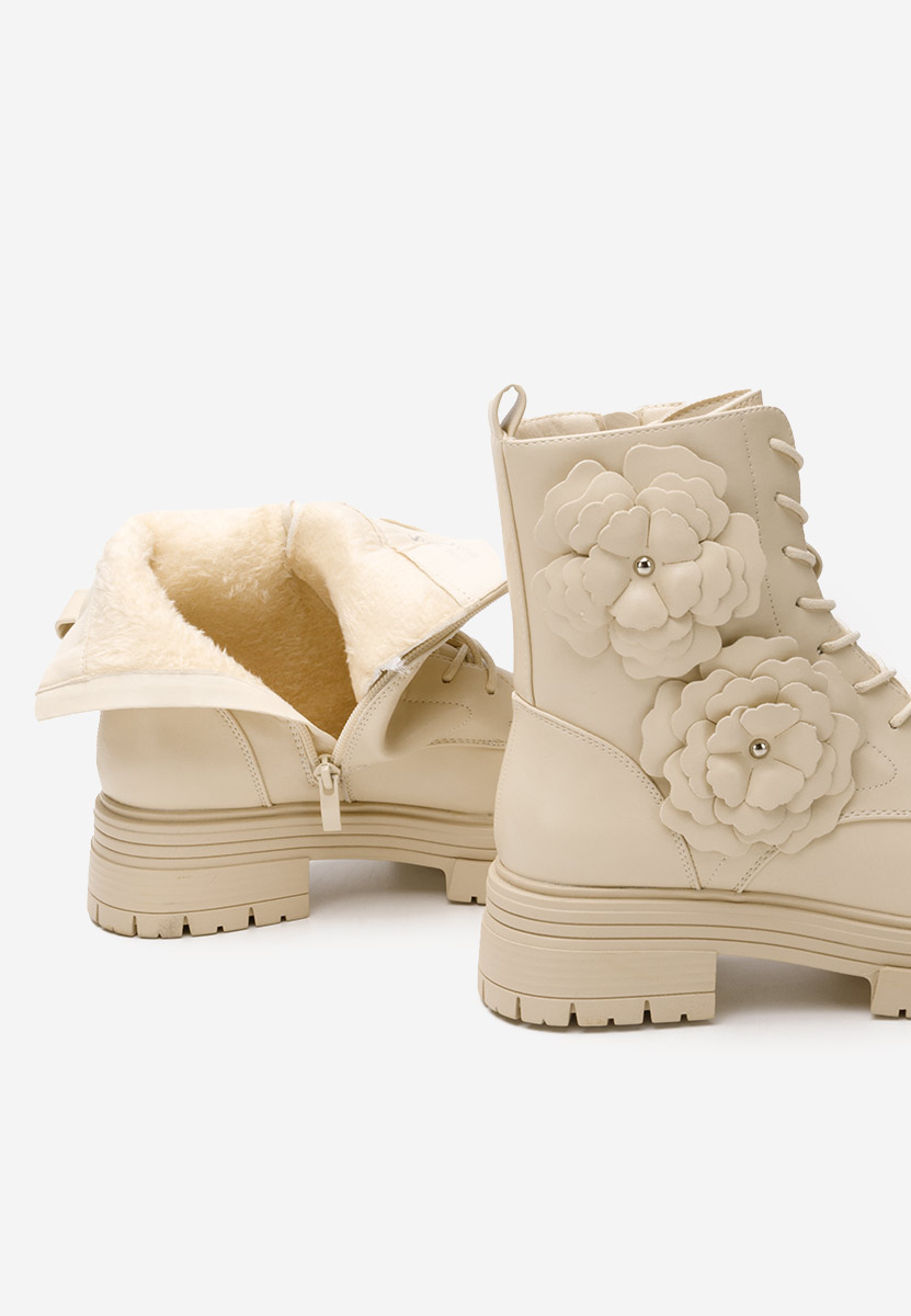 Penda bézs női telitalpú bokacsizma