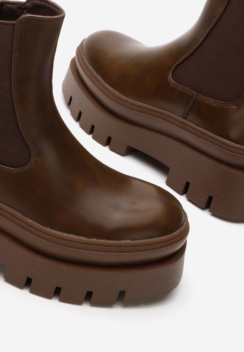 Solia barna telitalpú platform bokacsizma