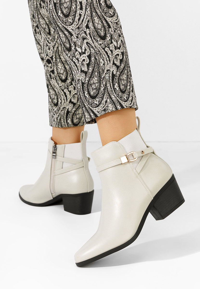 Odelina bézs bokacsizma vastag sarokkal