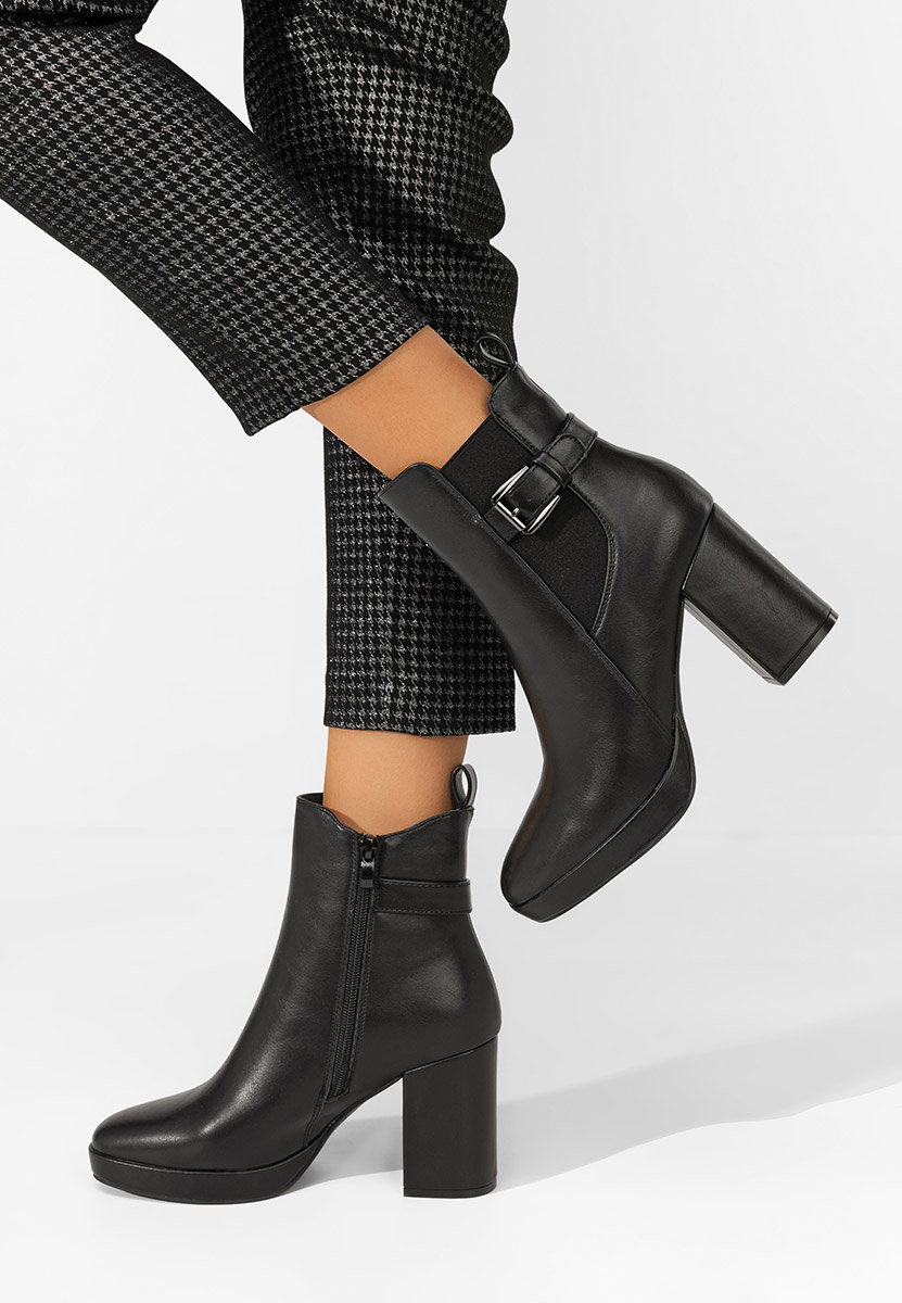 Sumiko fekete bokacsizma vastag sarokkal