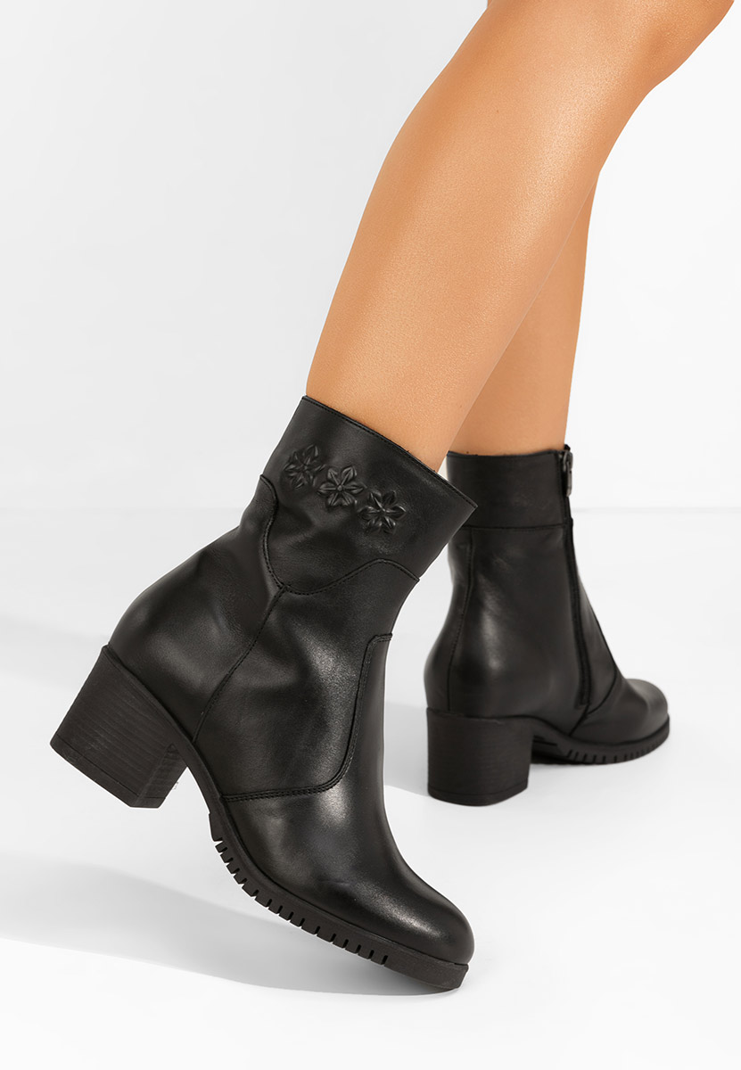 Laurice fekete bokacsizma vastag sarokkal