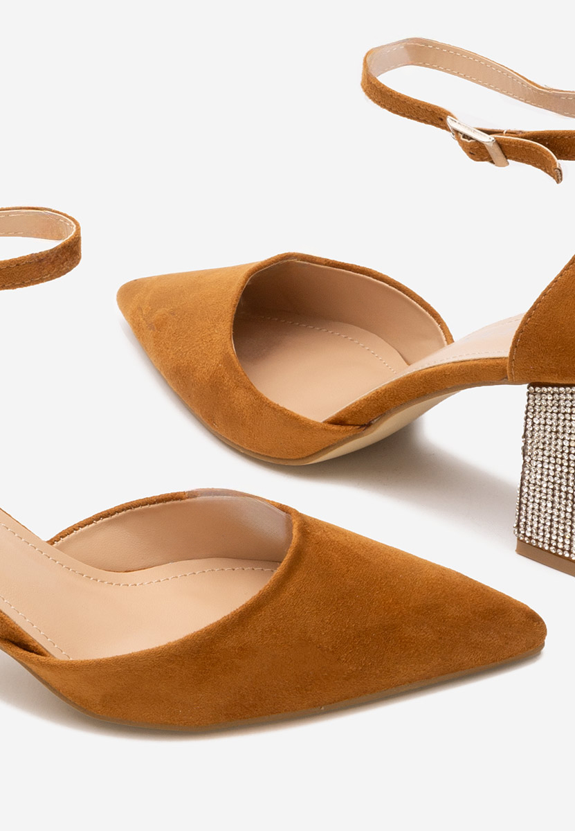 Ivette camel vastag sarkú magassarkú 