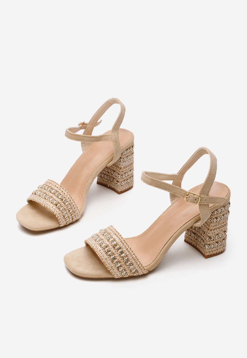Marsela bézs vastag sarkú szandál 