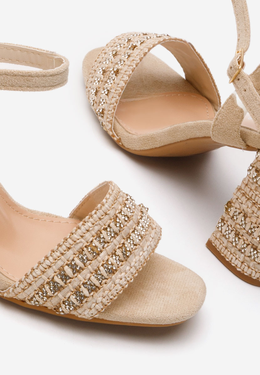 Marsela bézs vastag sarkú szandál 