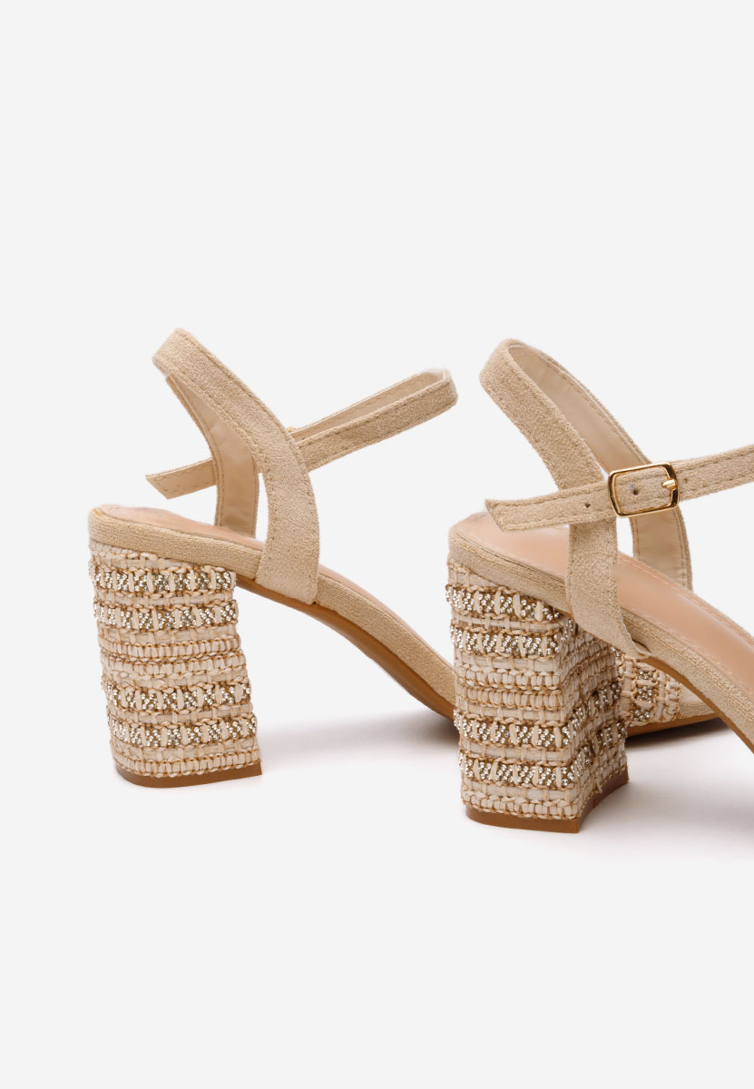 Marsela bézs vastag sarkú szandál 