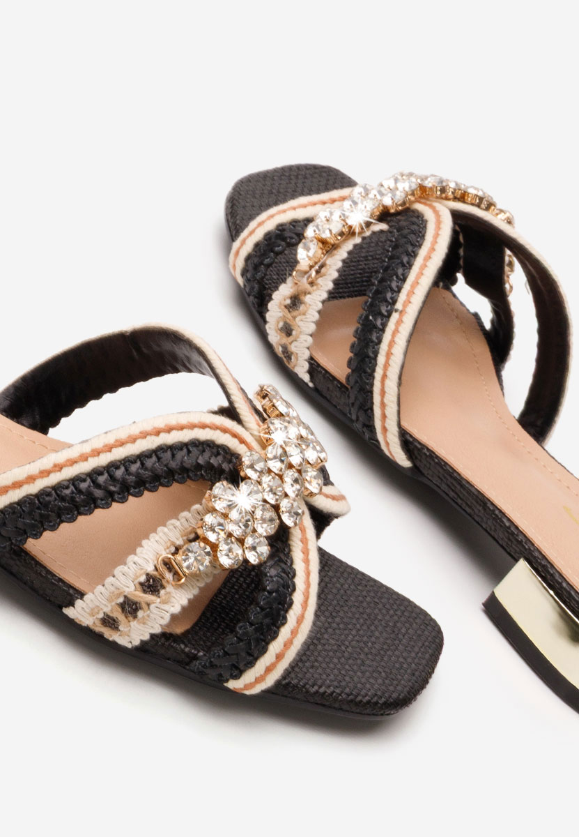 Apryllia fekete mules