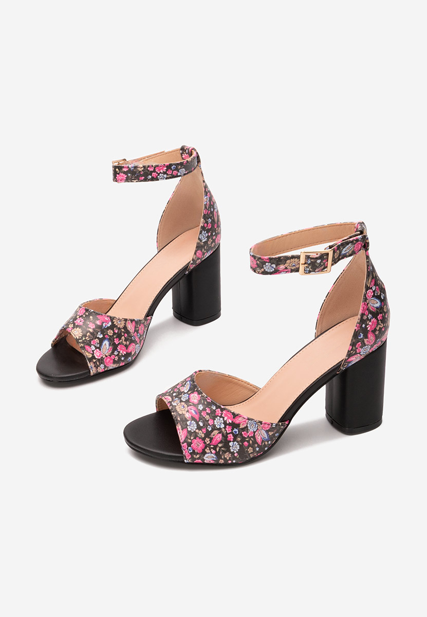 Moreira fekete vastag sarkú szandál 