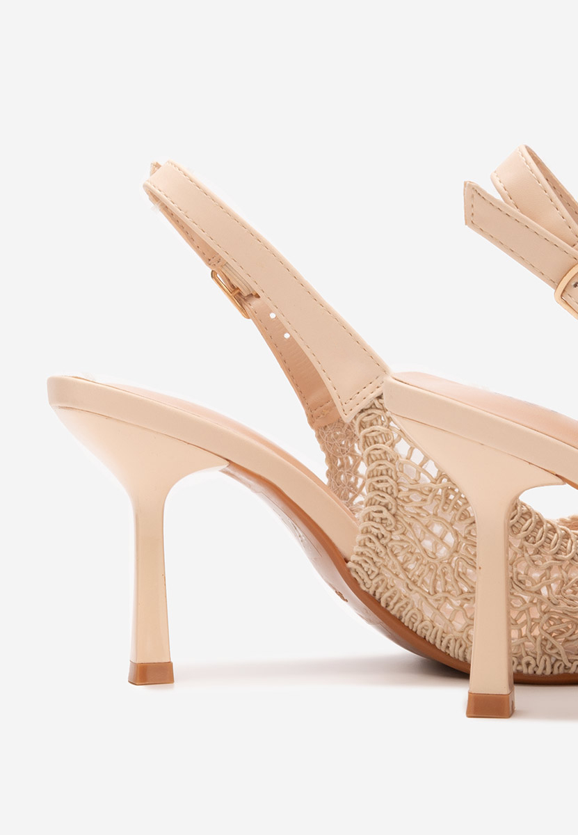 Besima bézs tűsarkú cipő 