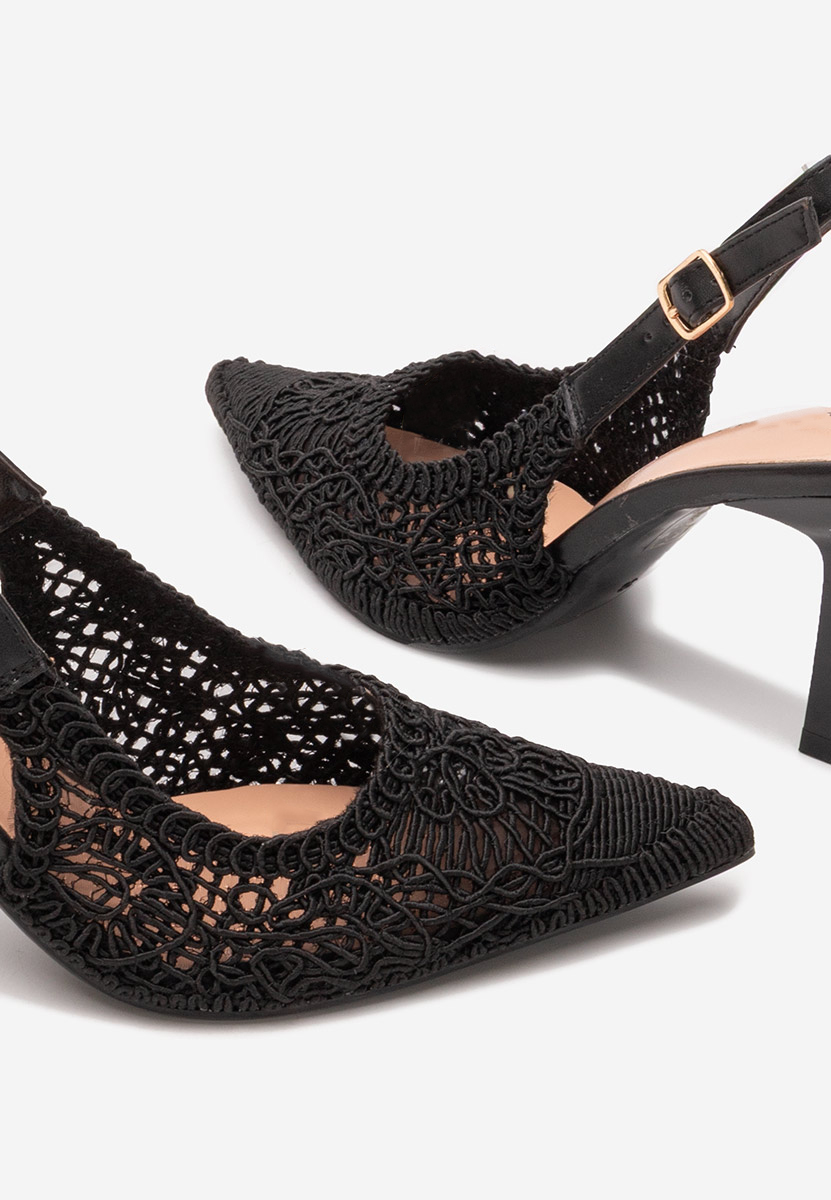 Besima fekete tűsarkú cipő 