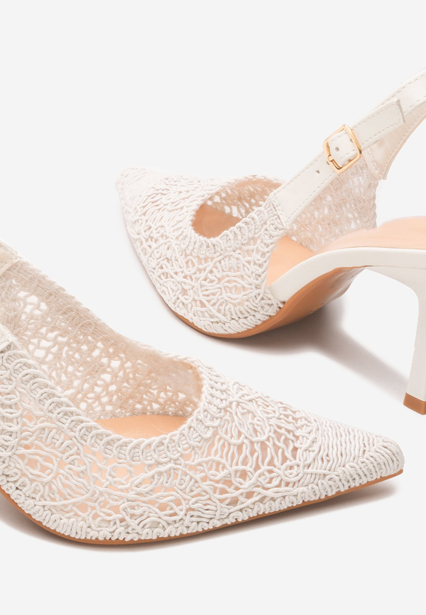 Besima fehér tűsarkú cipő 