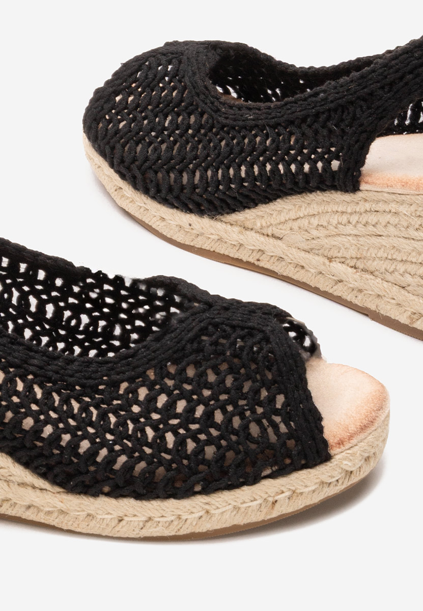 Xiomara fekete platform szandál