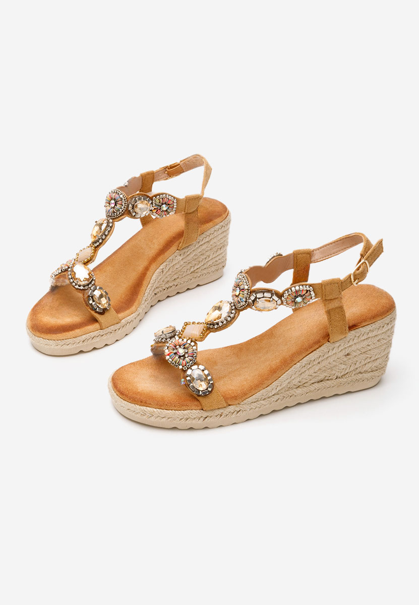 Jacquelynn camel platform szandál