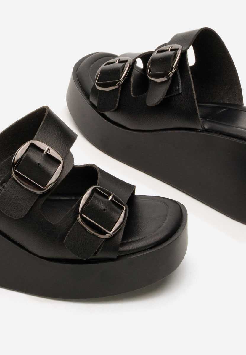 Petricia fekete telitalpú platform papucs