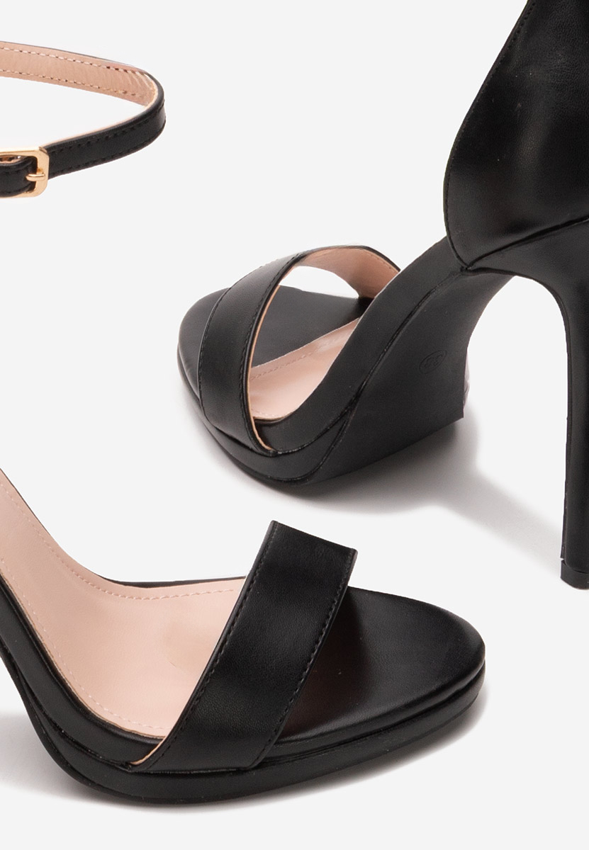 Barnysa fekete tűsarkú szandál