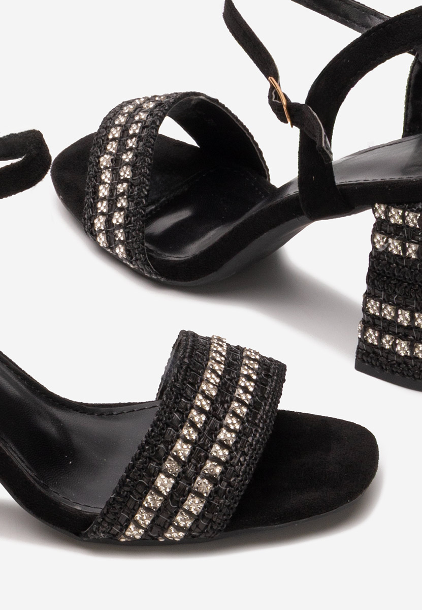 Marsela fekete vastag sarkú szandál 