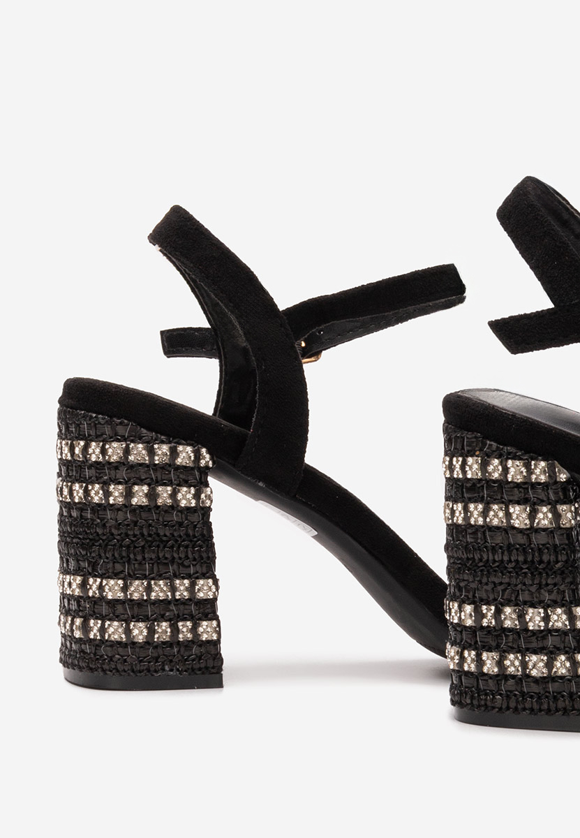 Marsela fekete vastag sarkú szandál 