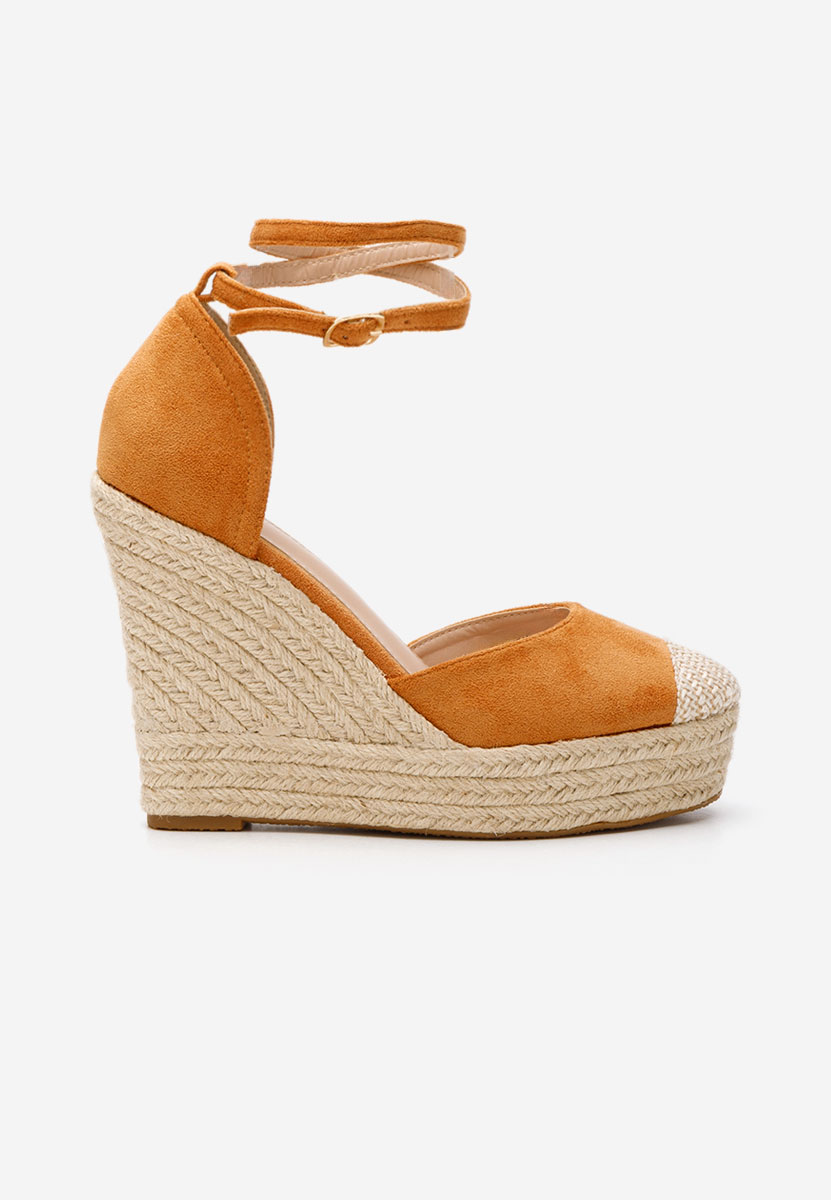 Saniza v3 camel platform szandál