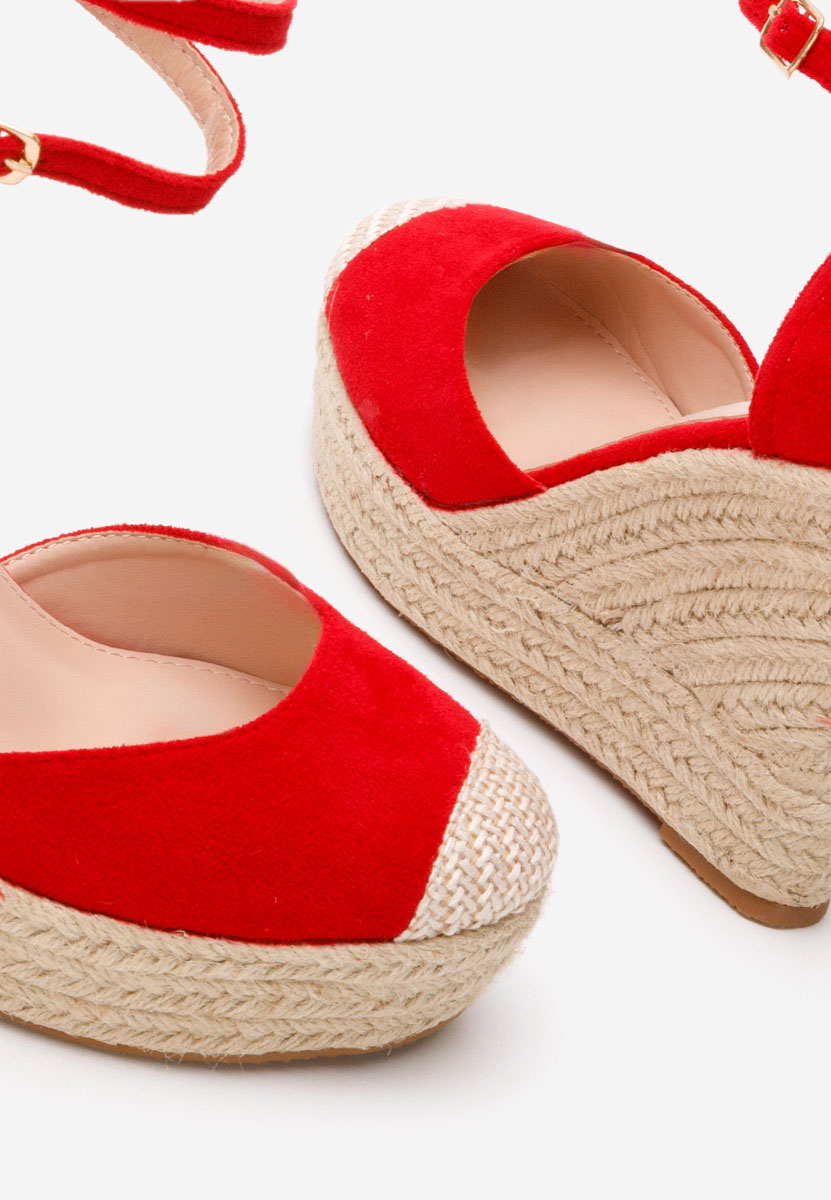 Saniza v3 piros platform szandál