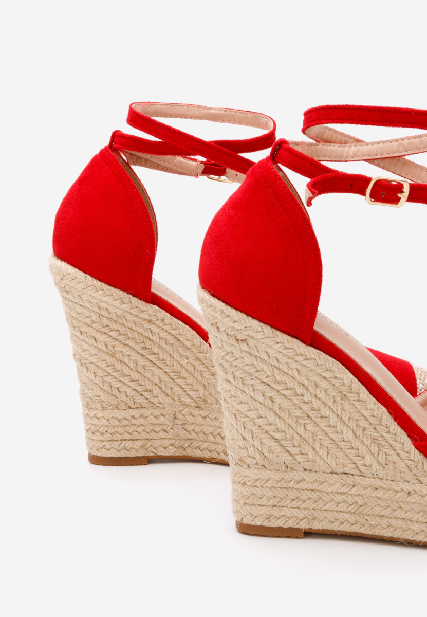 Saniza v3 piros platform szandál