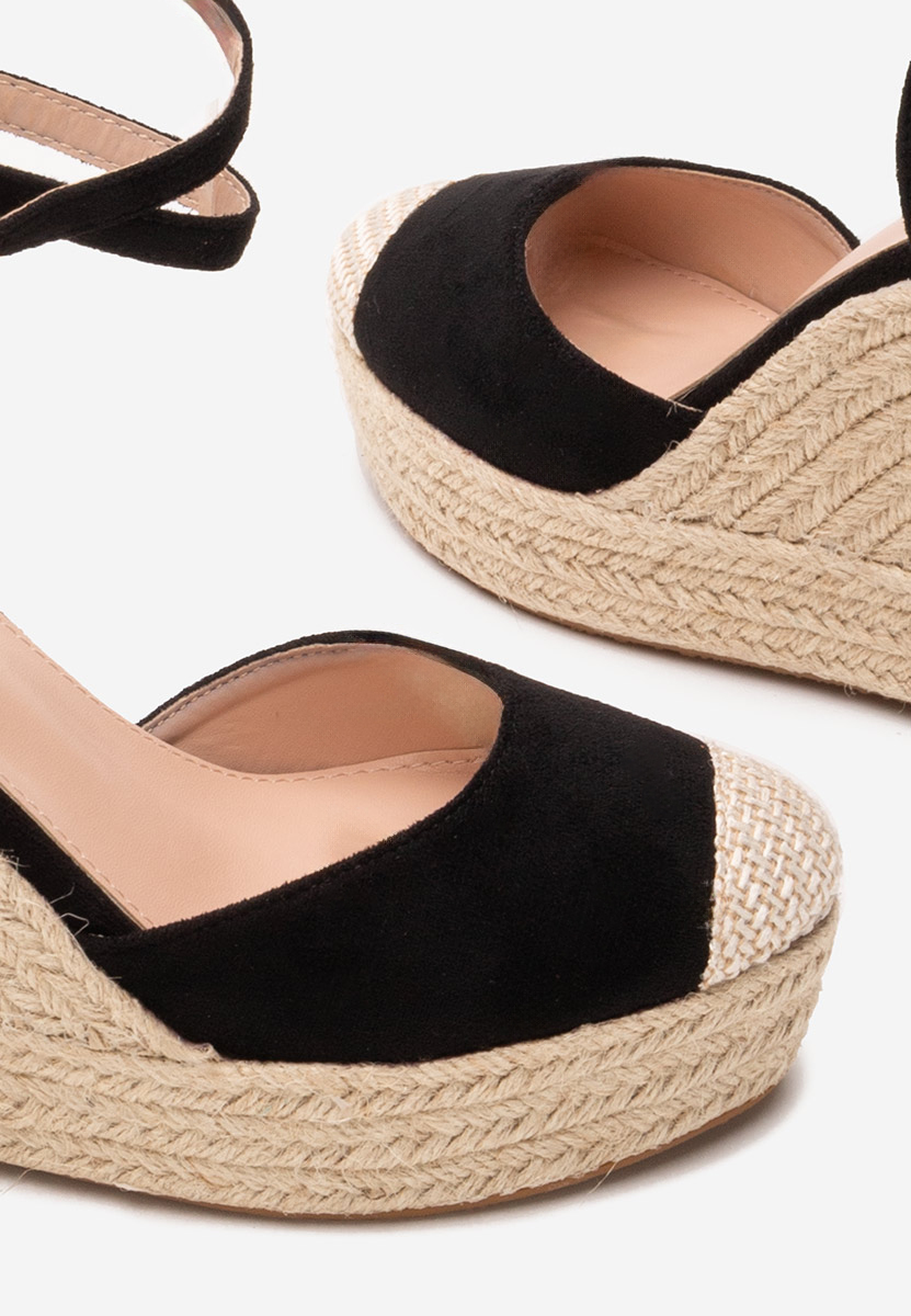 Saniza v3 fekete platform szandál