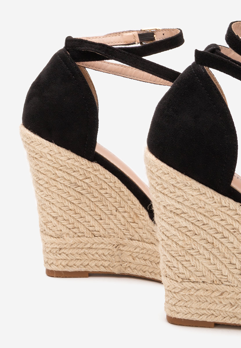 Saniza v3 fekete platform szandál