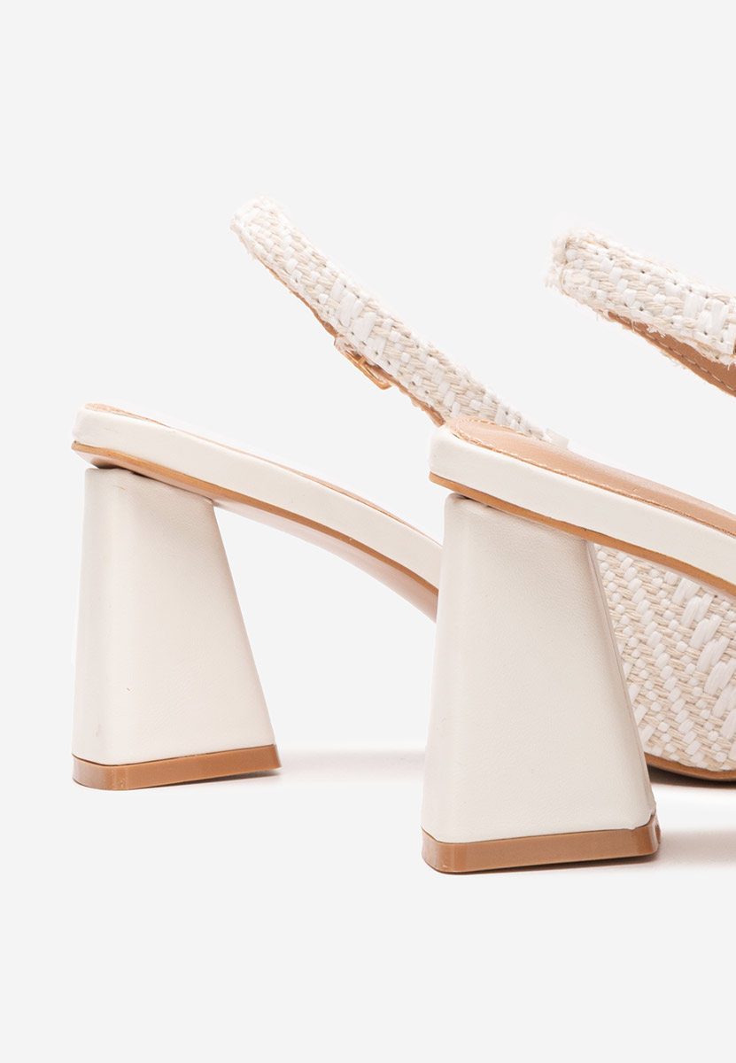 Monnyca fehér vastag sarkú magassarkú 