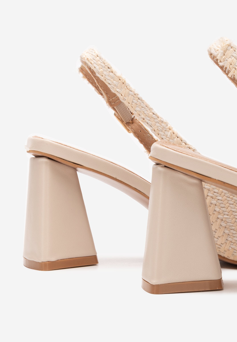 Monnyca bézs vastag sarkú magassarkú 