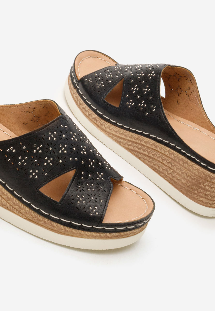 Larue fekete platform papucs