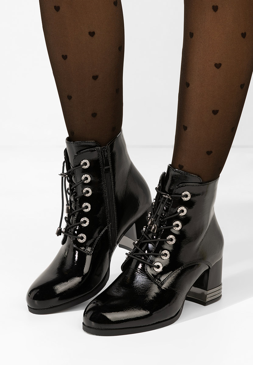 Takina fekete bokacsizma vastag sarokkal