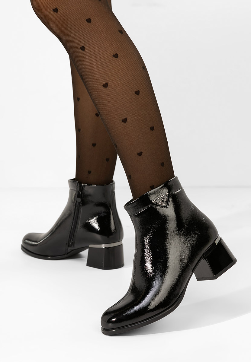 Takita fekete magassarkú bokacsizma